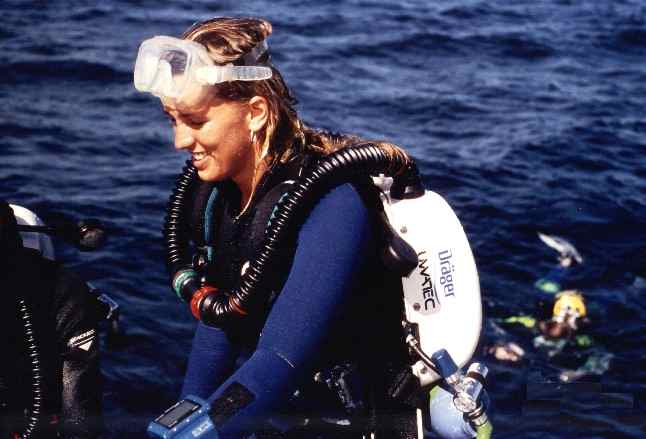 aquawoman_id#_EL004rebreathersolo